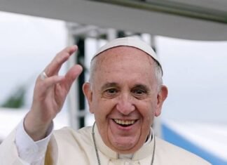 49 Frases do Papa Francisco impactantes que refletem sua visão e nos convidam à reflexão e à ação.